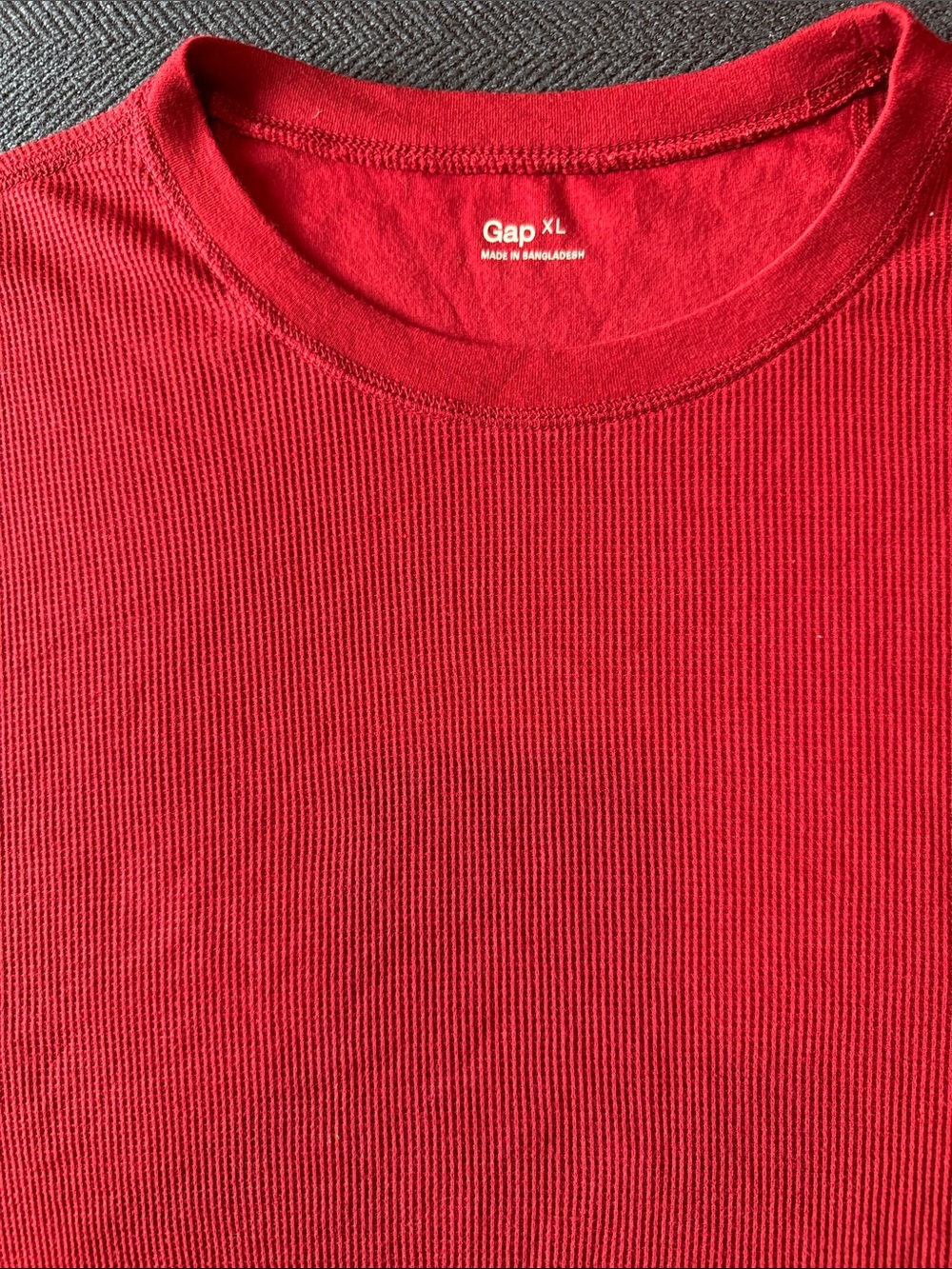 GAP Red Ribbed Crewneck Tee